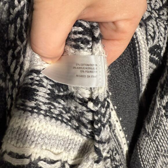 Old Navy Thick Cardigan Winter Sweater in Grays Sz Large - Picture 5 of 5